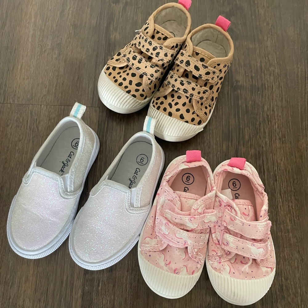 Lot (Toddler Shoes) Size 6
